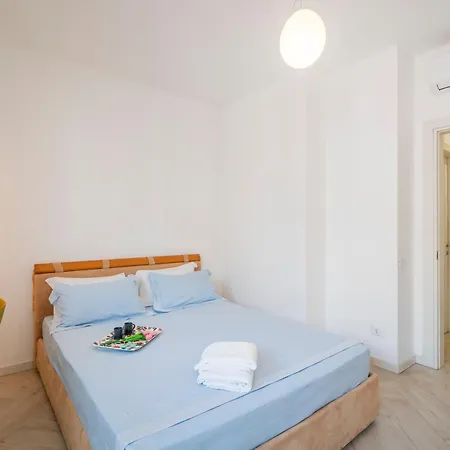 Daire Bicocca Modern Flat Terrace & Private Parking *