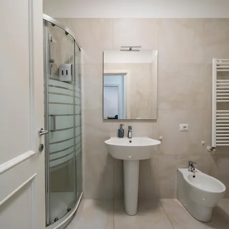 Daire Bicocca Modern Flat Terrace & Private Parking